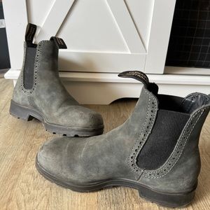 Blundstones high top boot